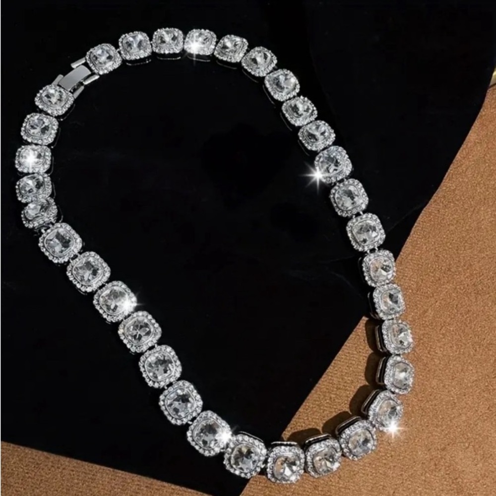 Necklace Set - Picture 3 of 6